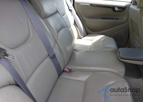 2002 Volvo V70 Xc z USA, uszkodzony, nr VIN YV1SZ58D321053477